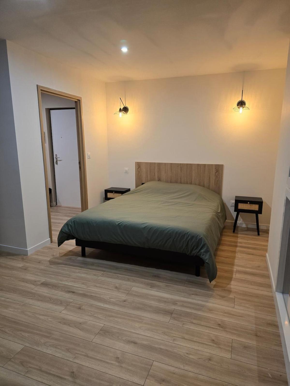 Appartement Cosy Pres De Sceneo Et Auchan Au Dessus Du Fleuriste Bellafleur Longuenesse Экстерьер фото
